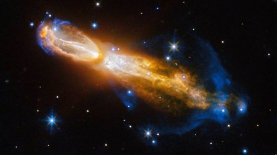Hubble capta imagem rara de morte de estrela