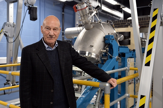 Capitão Picard inaugura acelerador de partículas europeu