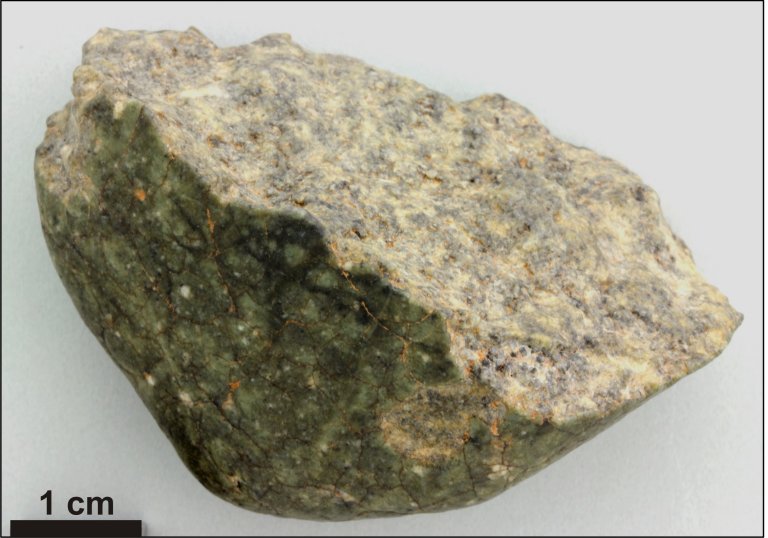 Novo mineral descoberto em meteorito lunar