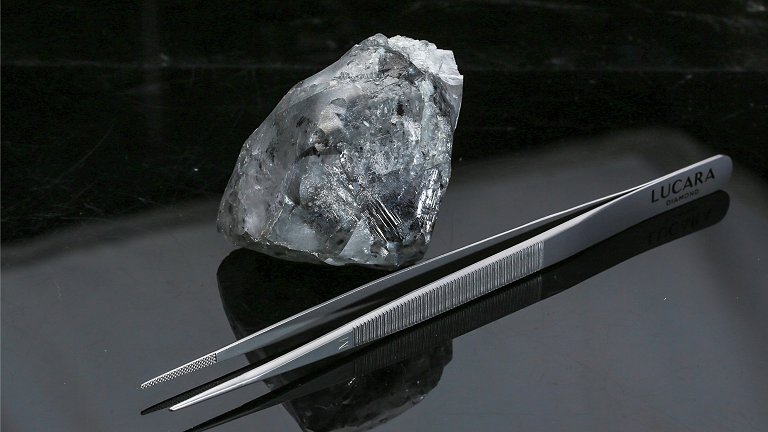 Diamante de 998 quilates é encontrado África