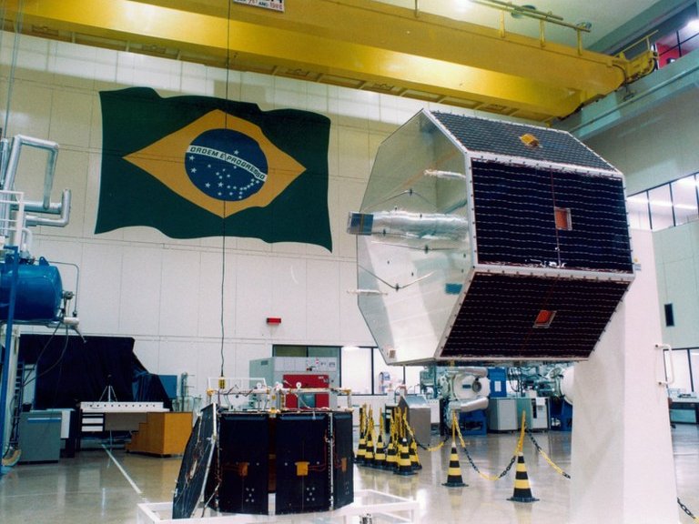 Sat�lite brasileiro SCD-1 bate recorde mundial em opera��o