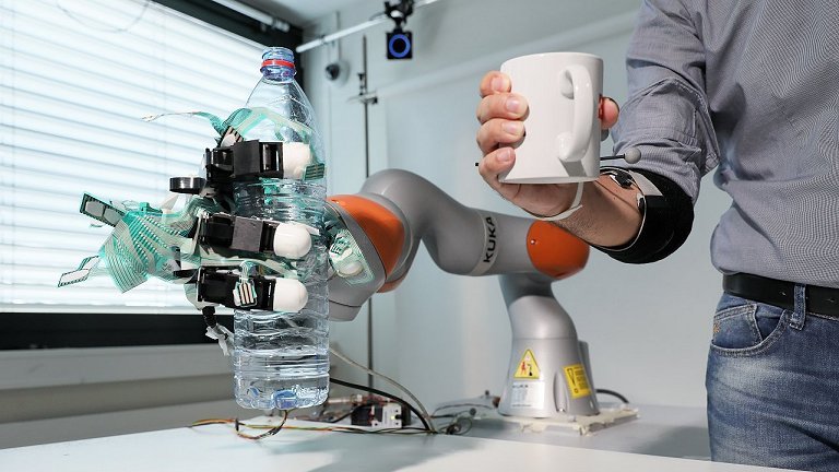 Mão robótica mescla intenção do usuário com inteligência artificial