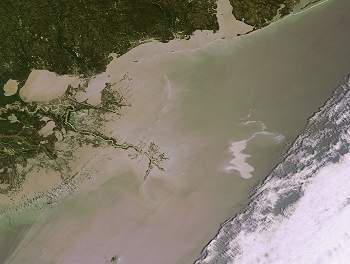 Derramamento de petrleo no Golfo do Mxico  visto do espao