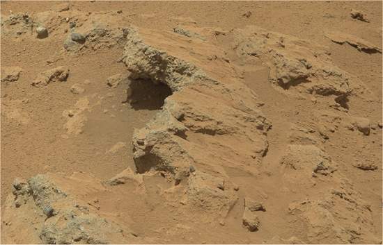 Curiosity encontra leito seco de rio em Marte