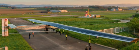 Avio movido a energia solar prontao para volta ao mundo