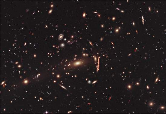 Telescpio Hubble comea a fazer censo da matria escura